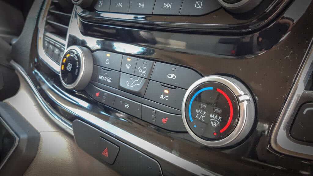 Ford Tourneo Custom - Panel klimatyzacji